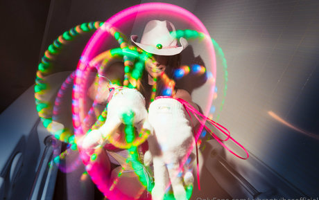 vybrantvibesofficial xxx nackten bild