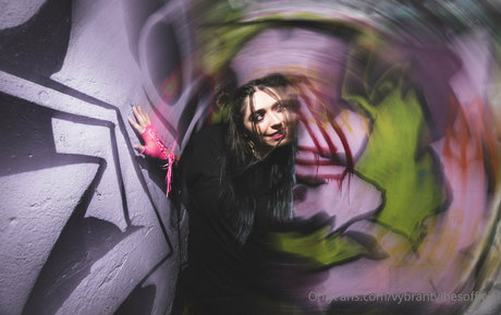 vybrantvibesofficial model porno bilder