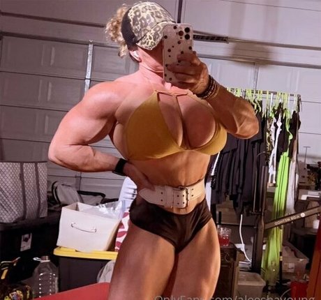 aleeshayoung nacktheit hübsche galerien