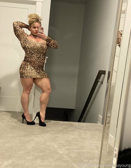 aleeshayoung kunst nackt archiv