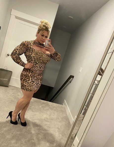 aleeshayoung top sexy bild