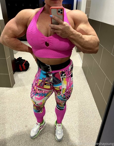 aleeshayoung top erotische foto