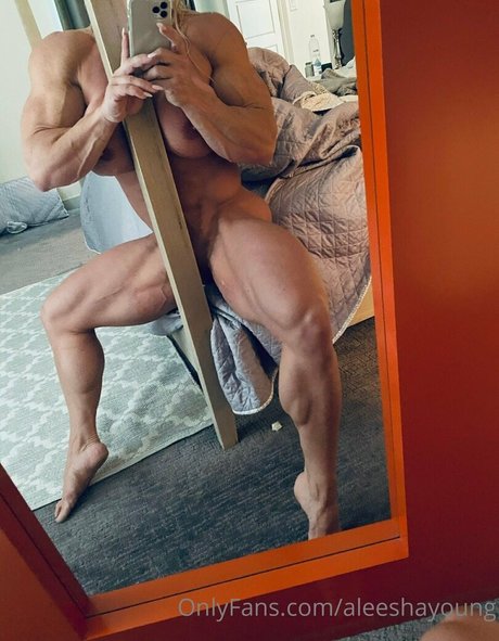 aleeshayoung pornostar nette foto