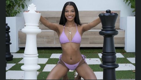 Eden Jabari erwachsene sexy galerien