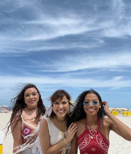 Eden Jabari porno nackte galerie