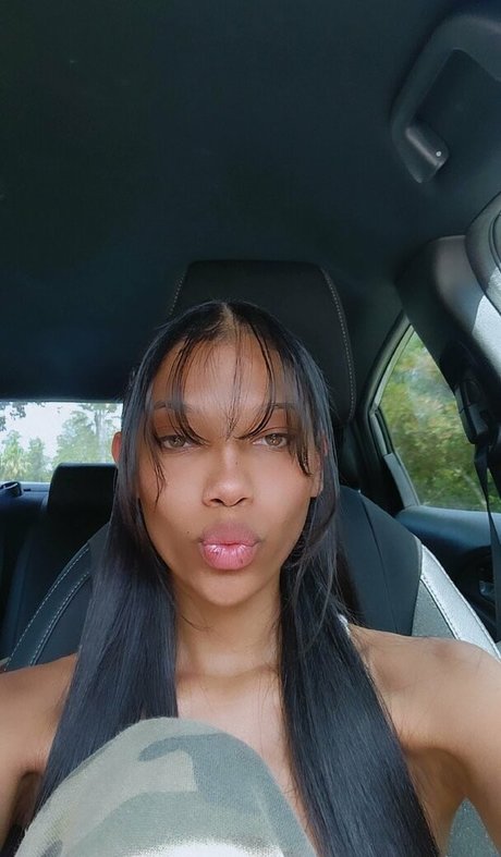 Eden Jabari exklusive erotische bild