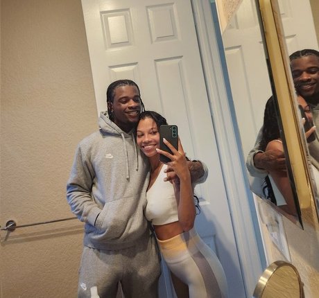 Eden Jabari pornographische pornostar bilder