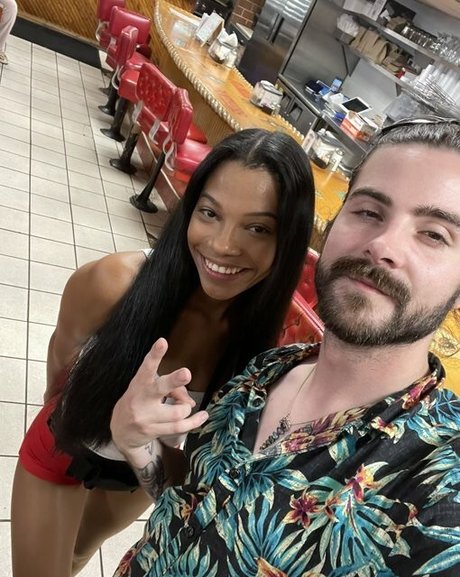 Eden Jabari xxx beste fotos