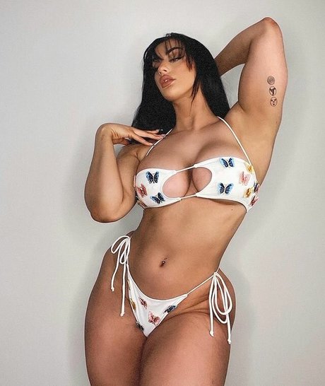 Kiki Vhyce schöne erotische fotos