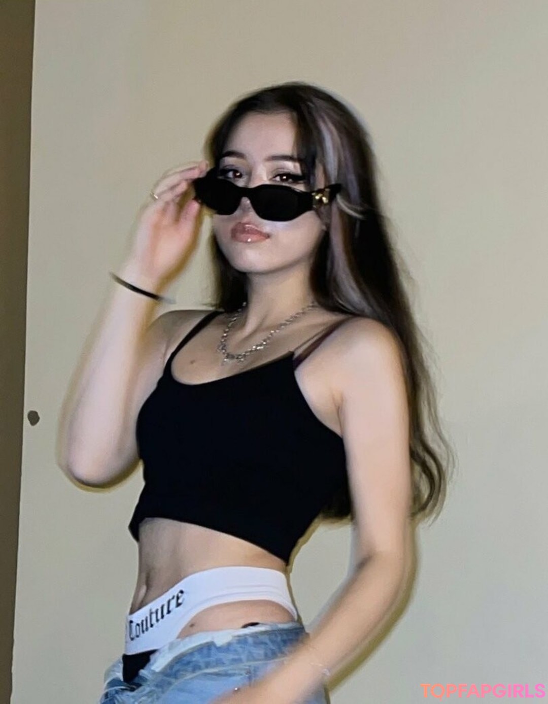 Ivy owowo top akt bild