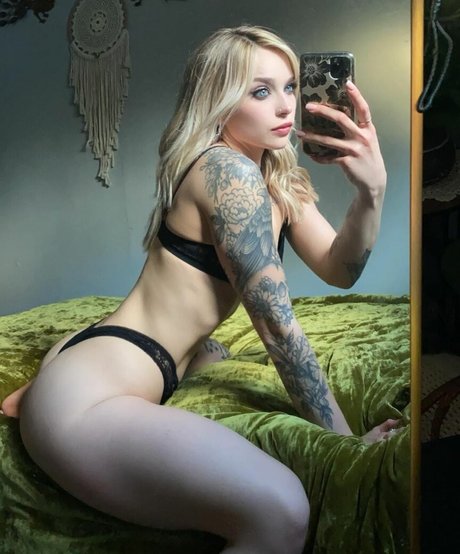 große titten reife onlyfans hd kunst bild