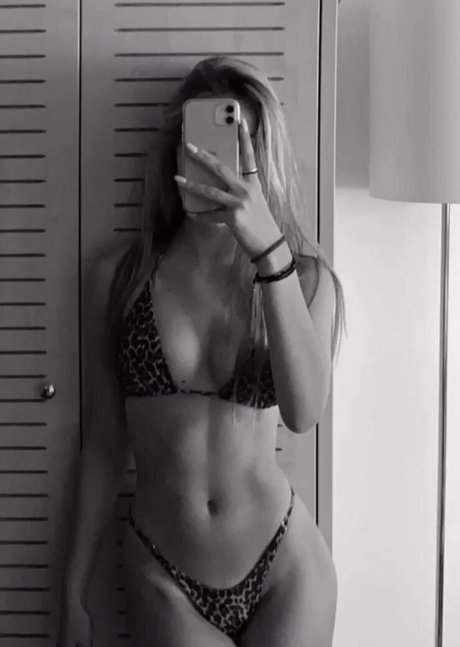 Arthemis Cuibari pornostar nackten foto