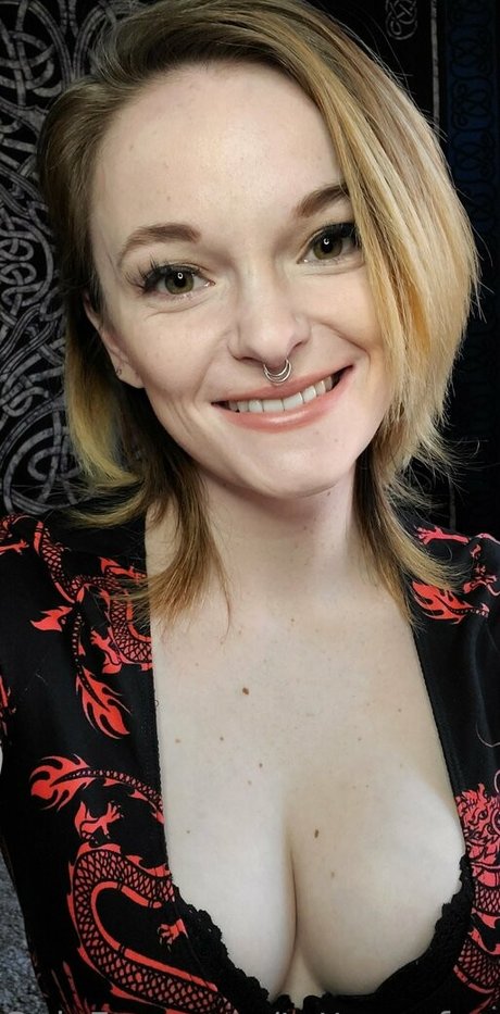 tatteasefree schauspielerin perfekte fotos