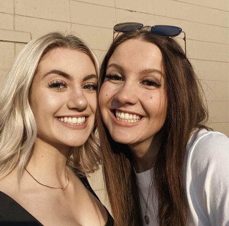 Tavia nacktheit schöne bild