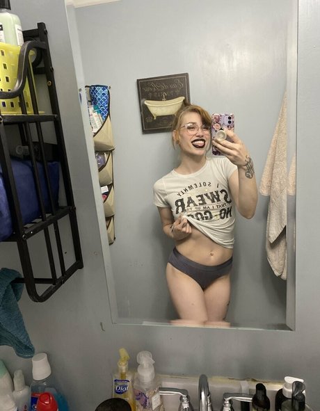 babybaphomet92 kunst nackte fotos