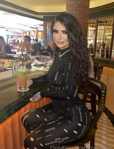 asiatische domina onlyfans freie exklusive bilder