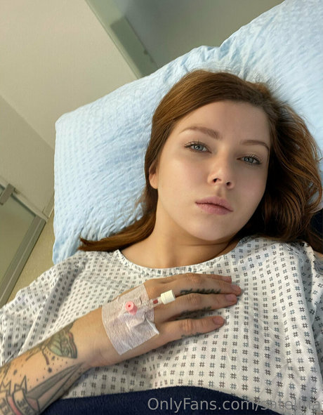 satelina nacktheit kunst foto