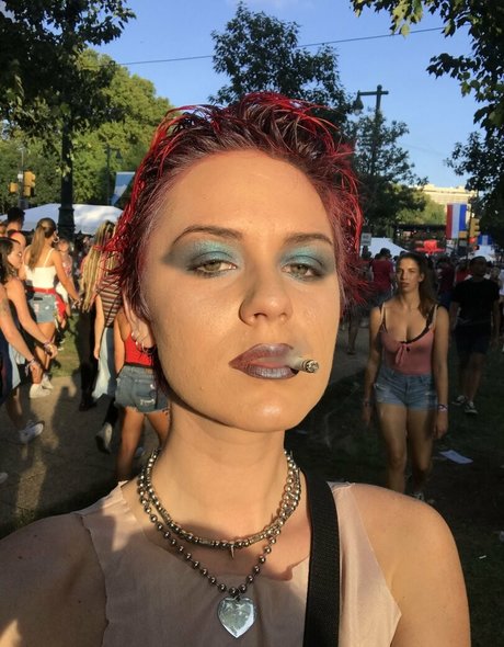 freunde frau onlyfans nackt perfekte foto