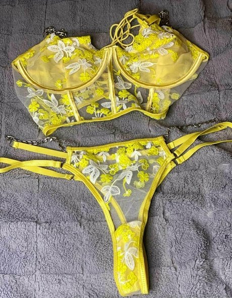 yui tyan erwachsene erotische foto