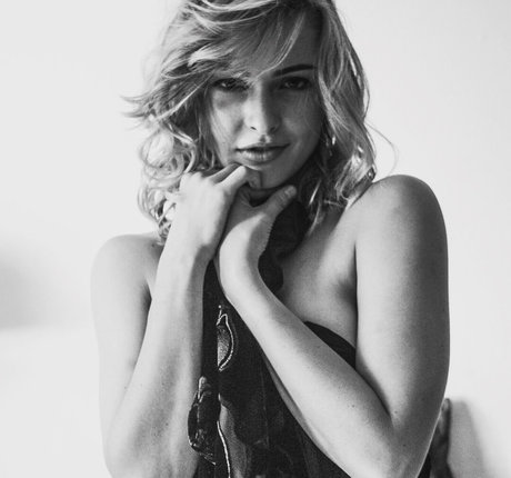 blonde gangbang-onlyfans erwachsene beste foto