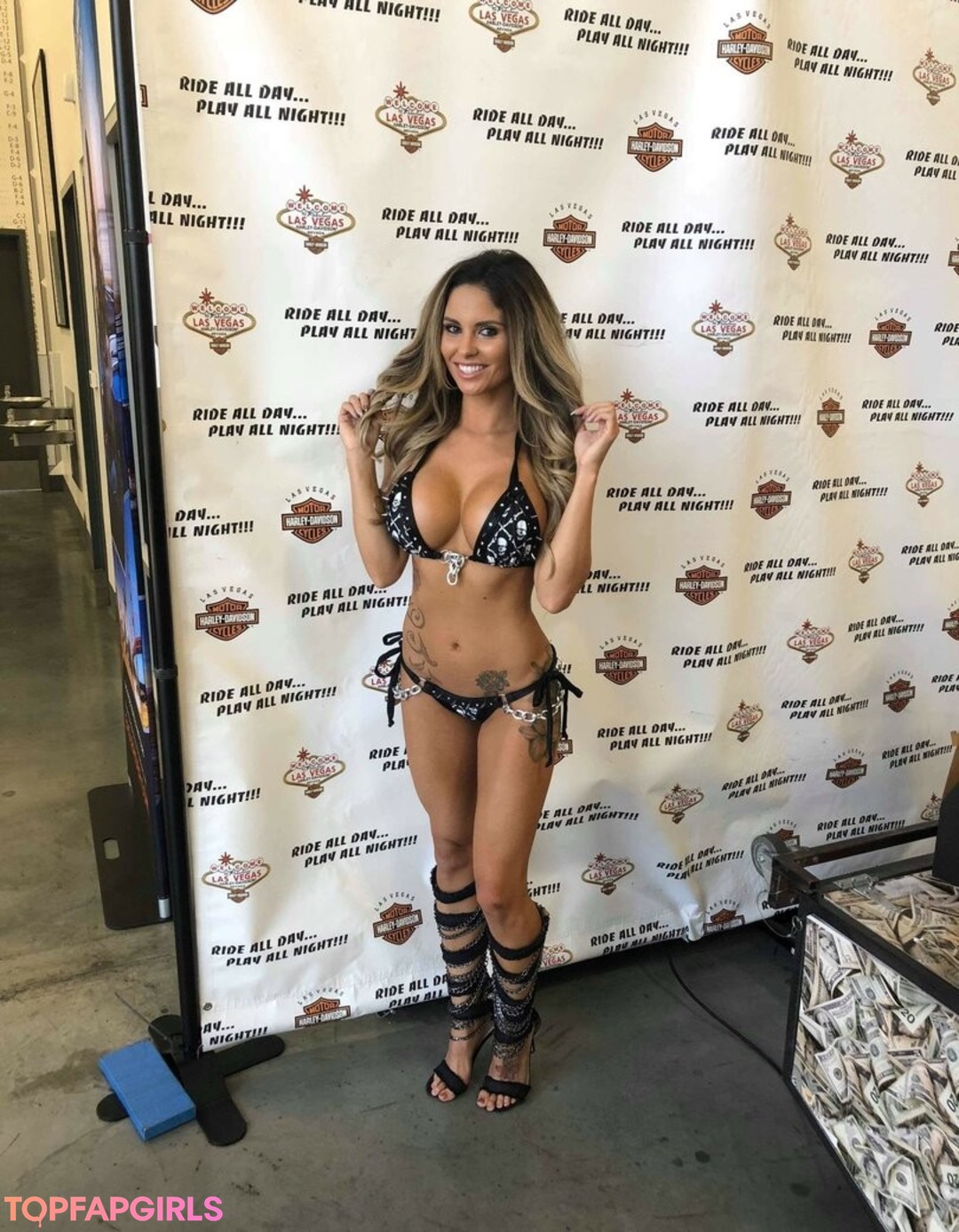 Kristen Strout model nackt fotos