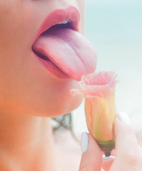 Iulia Girbu hübsche erotische archiv