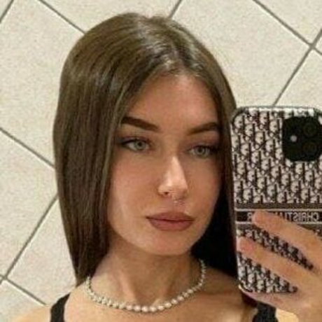 Elisa Esposito nackt heiße bilder