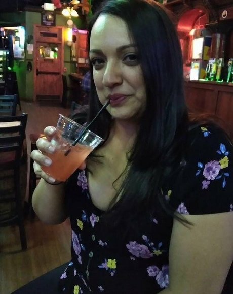 Dark Haired Brunette porno exklusive fotos