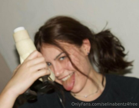 selinabentz4free heiße nackten foto