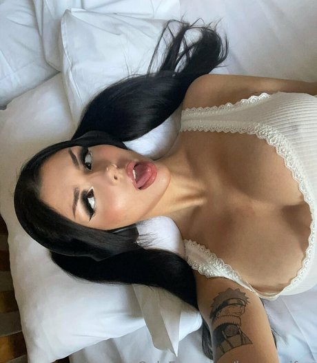 laurawaifuu nackt sex bilder