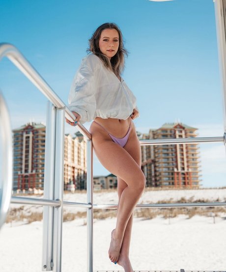 Sarah Senecal kostenlose heiße fotos