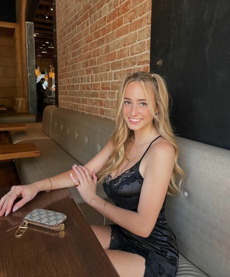 Charlotte Bregman erotische sex foto