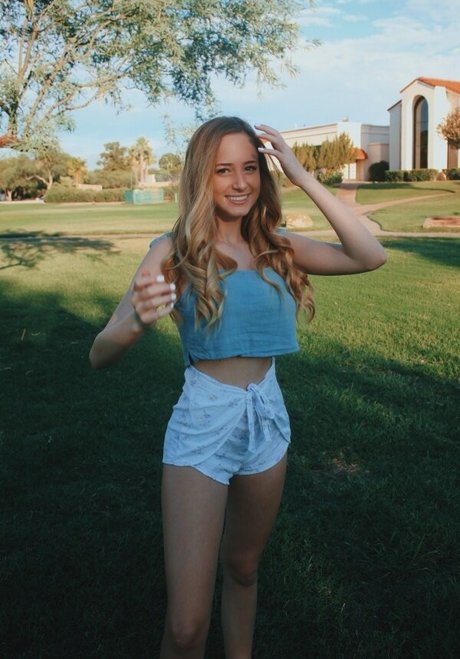 Charlotte Bregman erwachsene perfekte galerien