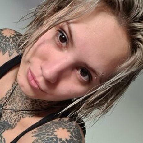 luzzchan schauspielerin nackten galerien