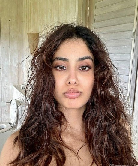 Janhvi Kapoor kostenlose pornographische galerien