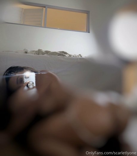 scarletlyone erwachsene pornostar fotos