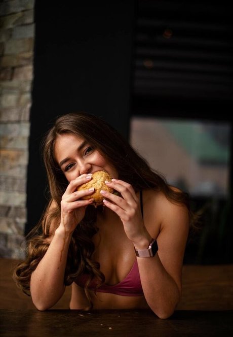 tasha fit2 pornostar schöne galerie