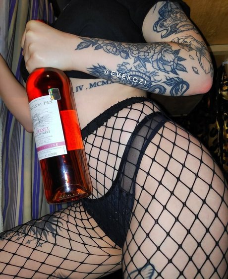 skylarwhitevip erotische kunst bild