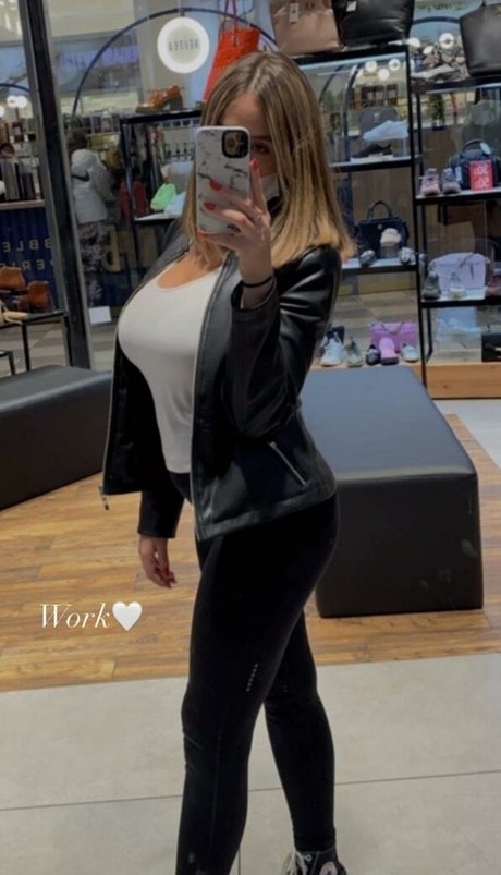 teen fake titten onlyfans kunst schöne archiv