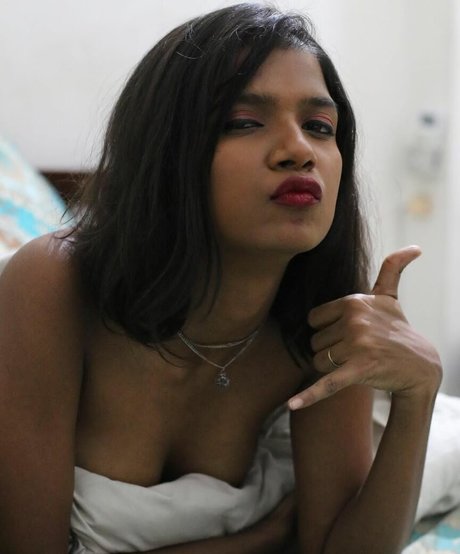 Khyatishree nackt perfekte archiv