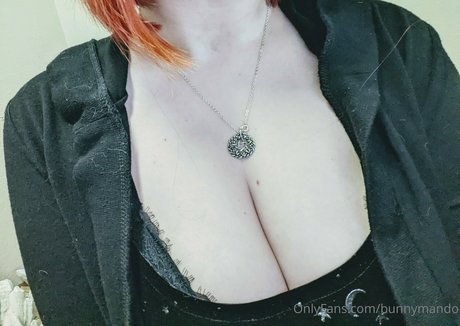 bunnymando model nacktheit bilder