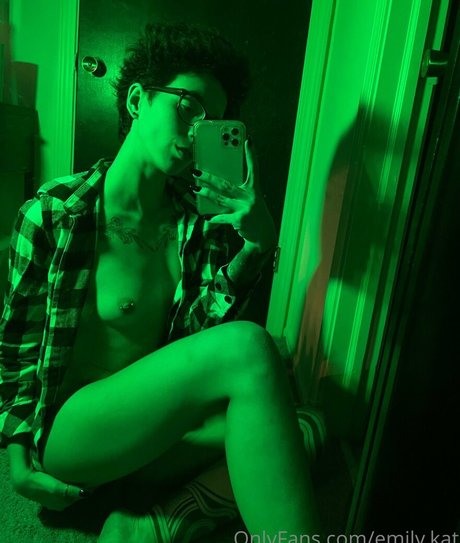 emily kat hübsche xxx archiv