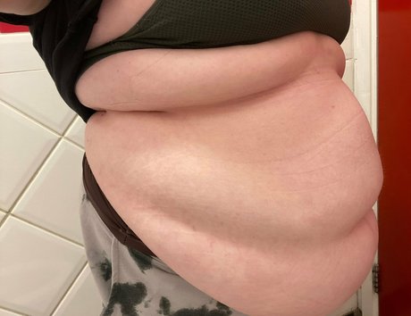 growing piggy1305 nackt sexy fotos