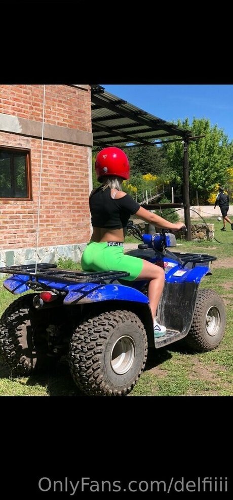 delfiiii nackt pornografische bilder