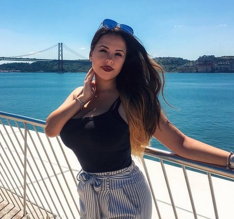 Beatriz Botas Gomez nackt schöne archiv