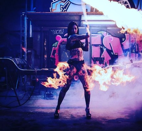 FemkeFTW sexy kunst galerien