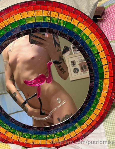 Putrid erotische nackte galerien