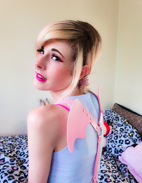 dünne asiatische teenager-onlyfans exklusive kostenlose foto