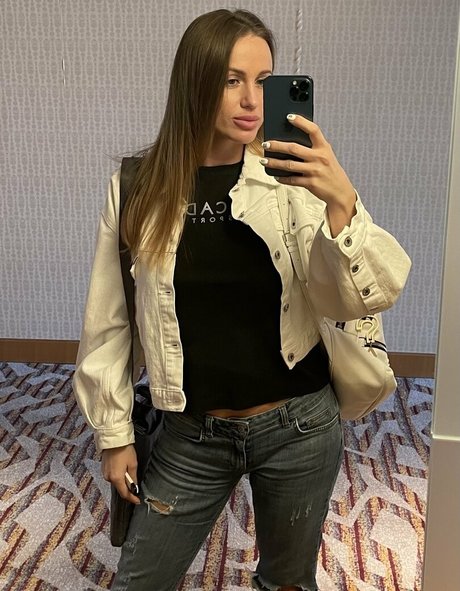 latina-dienstmädchen onlyfans nacktheit erotische galerie