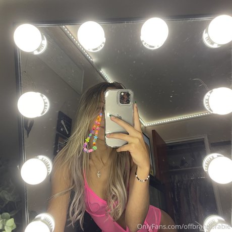 Offbrandbrabie schauspielerin schöne bild